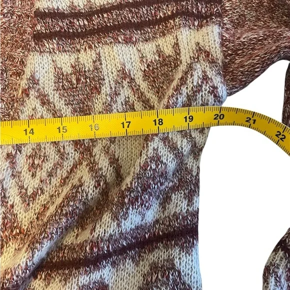 Pink Republic Red and white Aztec boho print sweater - Picture 3 of 6